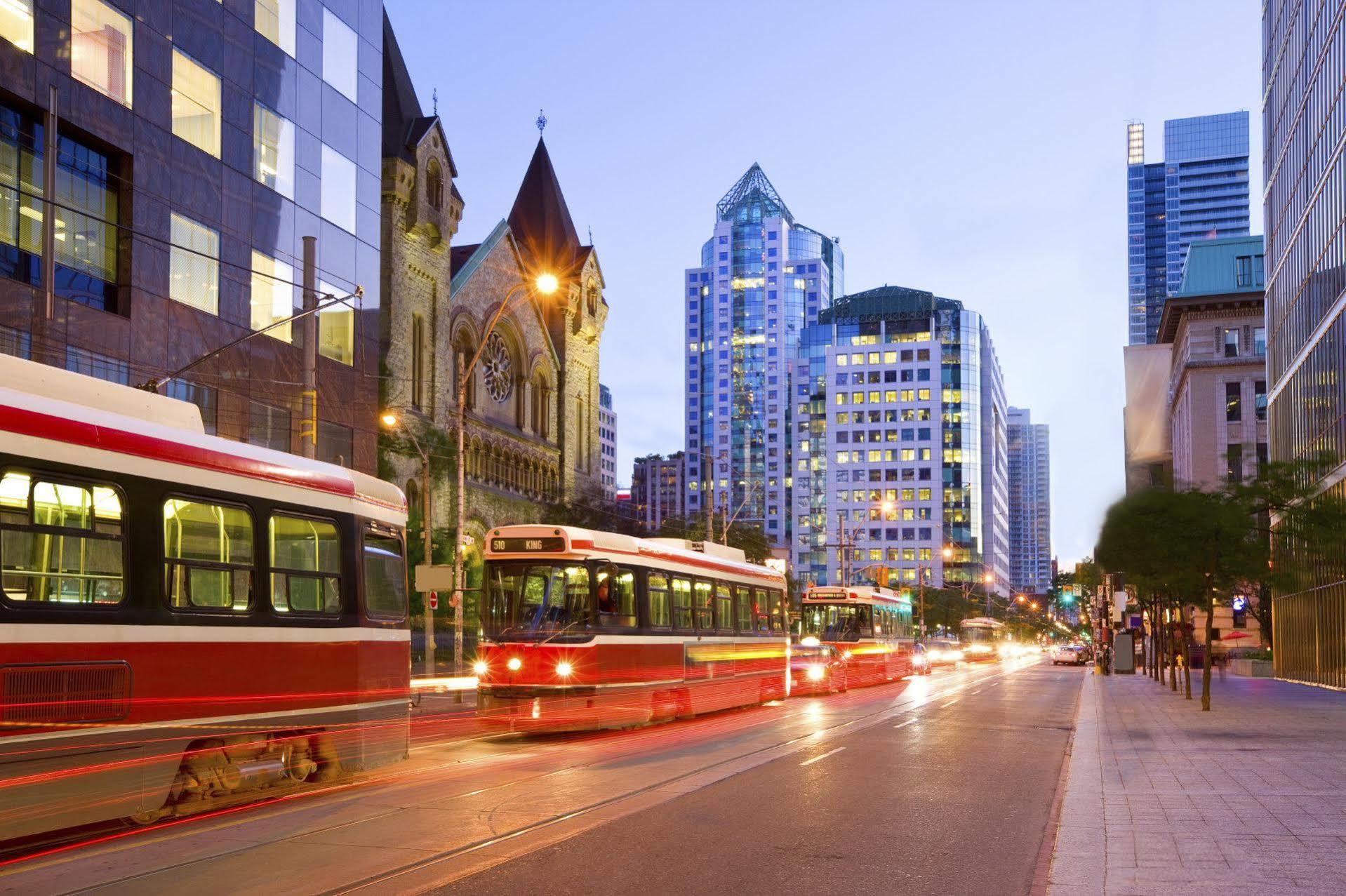 The Westin Toronto Airport Hotel Exterior photo